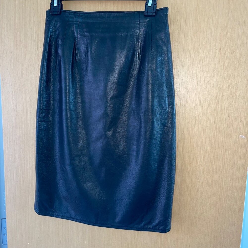Vakko Vintage Womens Skirt Size 6 Black Lined Pencil Leather Back Slit USA